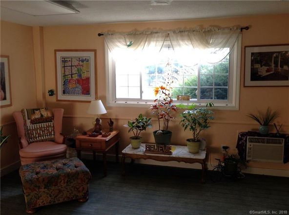 333 Scott Swamp Rd, Farmington, CT 06032